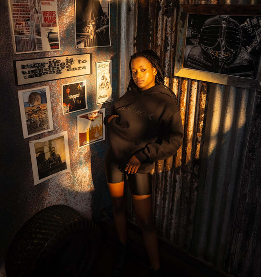 Black Hoodie / B - UNISEX